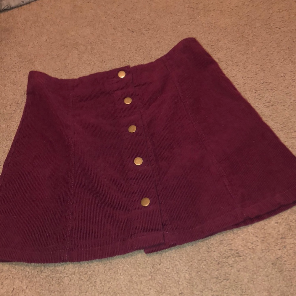 Burgundy fleet skirt